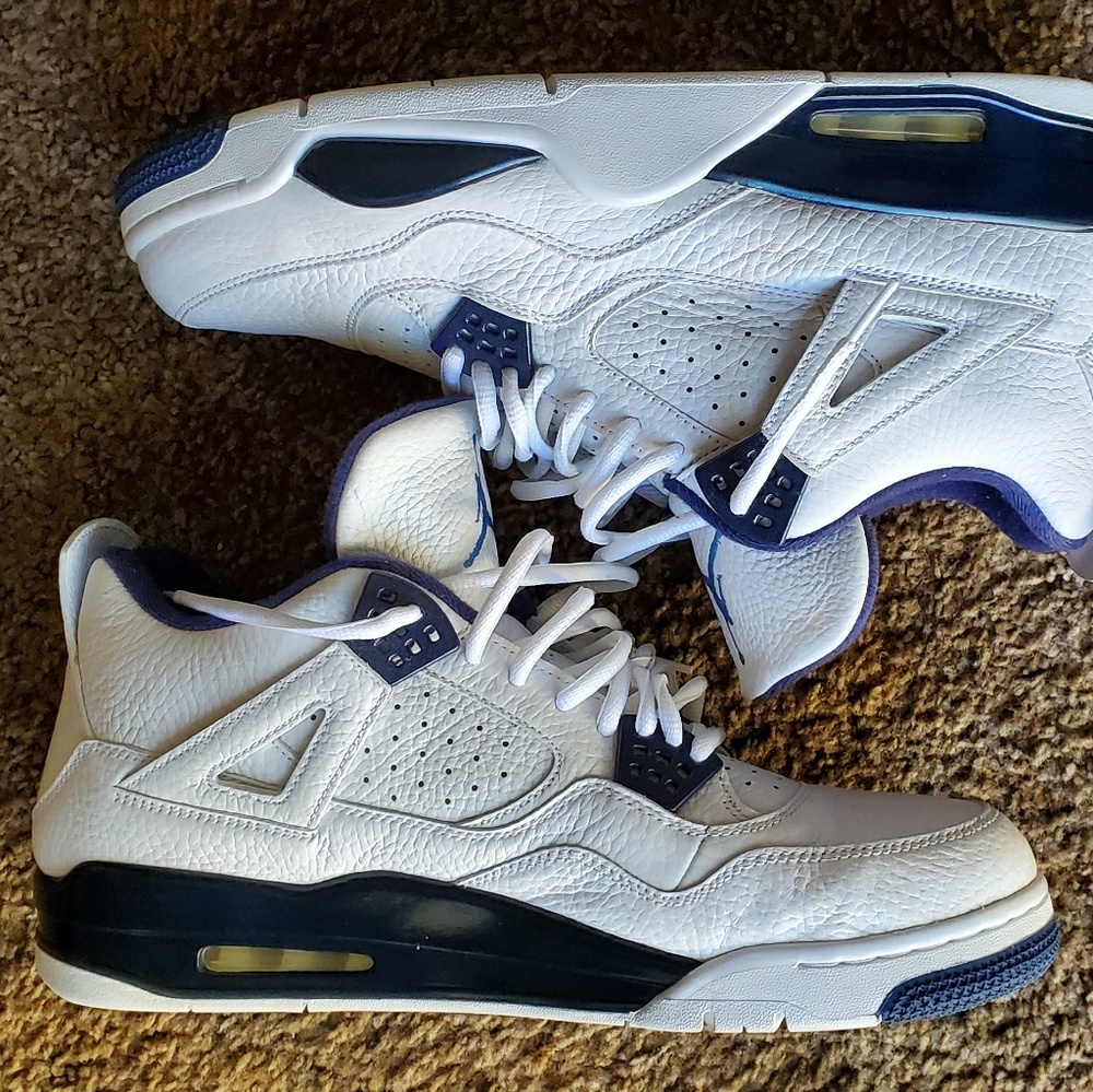 Jordan 4 Columbia